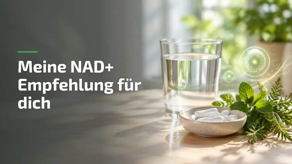 NAD+ Empfehlung: Glas Wasser und Kapseln im Morgenlicht – deine drei Schritte zu mehr Zellenergie